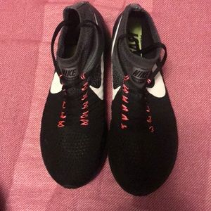 MIKE ZOOM ALL OUT FLYKNIT